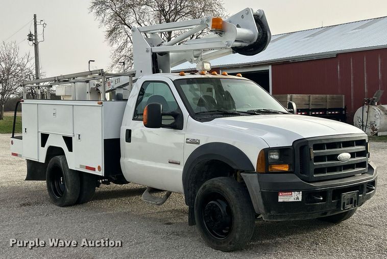image for item EK2768 2007 Ford F450 Super Duty XL bucket truck