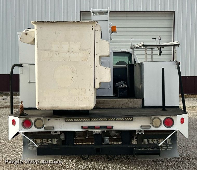 image for item EK2768 2007 Ford F450 Super Duty XL bucket truck