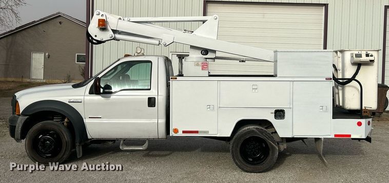 image for item EK2768 2007 Ford F450 Super Duty XL bucket truck