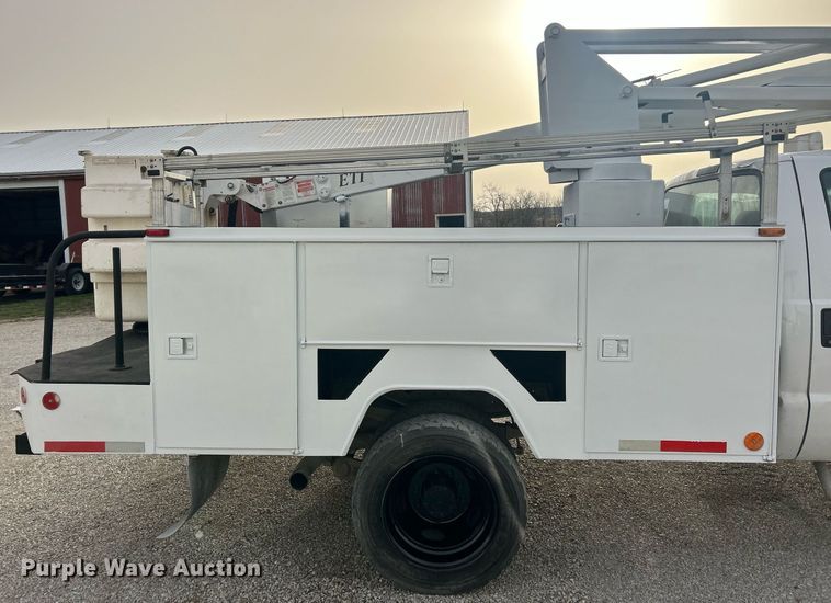 image for item EK2768 2007 Ford F450 Super Duty XL bucket truck