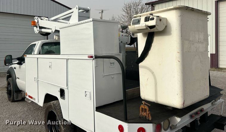 image for item EK2768 2007 Ford F450 Super Duty XL bucket truck