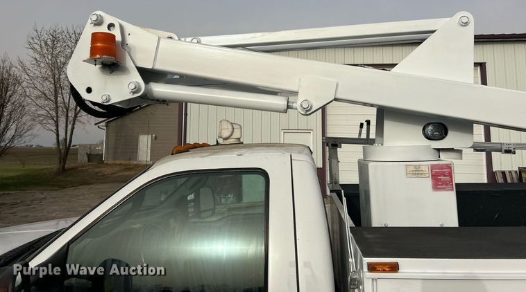 image for item EK2768 2007 Ford F450 Super Duty XL bucket truck