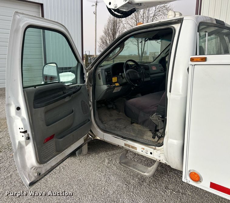 image for item EK2768 2007 Ford F450 Super Duty XL bucket truck
