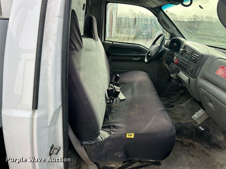 image for item EK2768 2007 Ford F450 Super Duty XL bucket truck