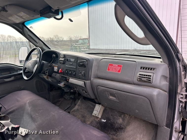 image for item EK2768 2007 Ford F450 Super Duty XL bucket truck