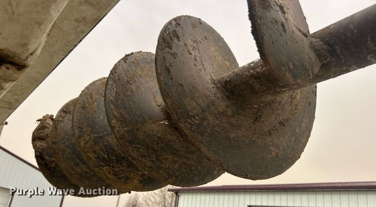 image for item EK2769 1994 International 4900 digger derrick truck