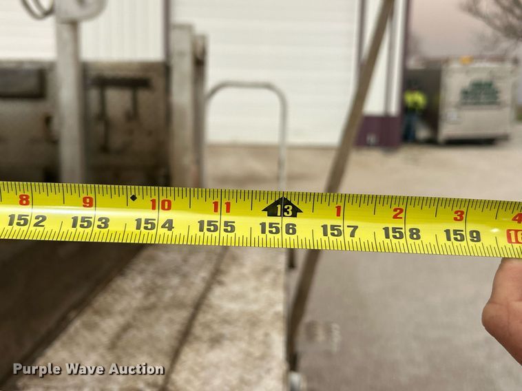 image for item EK2769 1994 International 4900 digger derrick truck