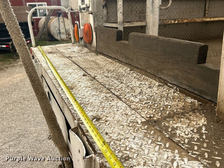 image for item EK2769 1994 International 4900 digger derrick truck