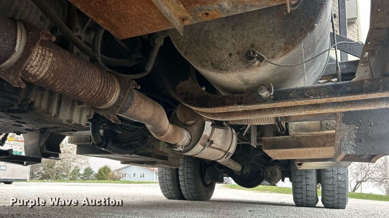 image for item EK2769 1994 International 4900 digger derrick truck