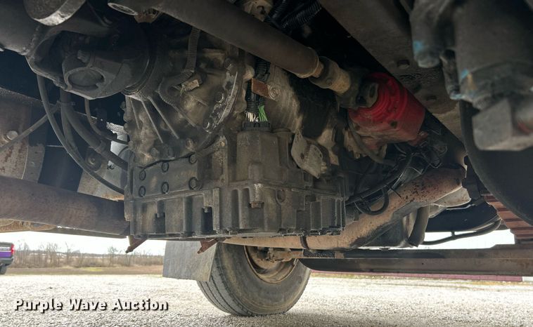 image for item EK2769 1994 International 4900 digger derrick truck