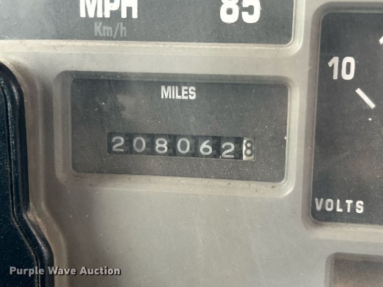 image for item EK2769 1994 International 4900 digger derrick truck