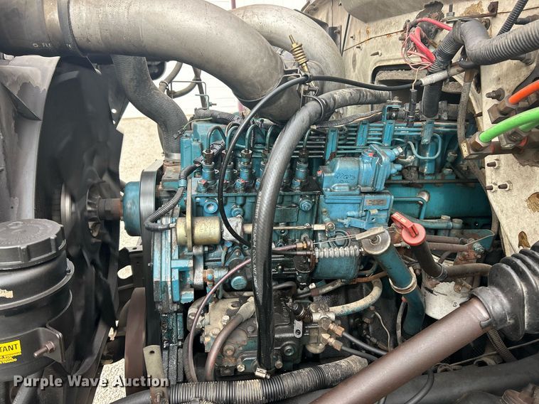 image for item EK2769 1994 International 4900 digger derrick truck