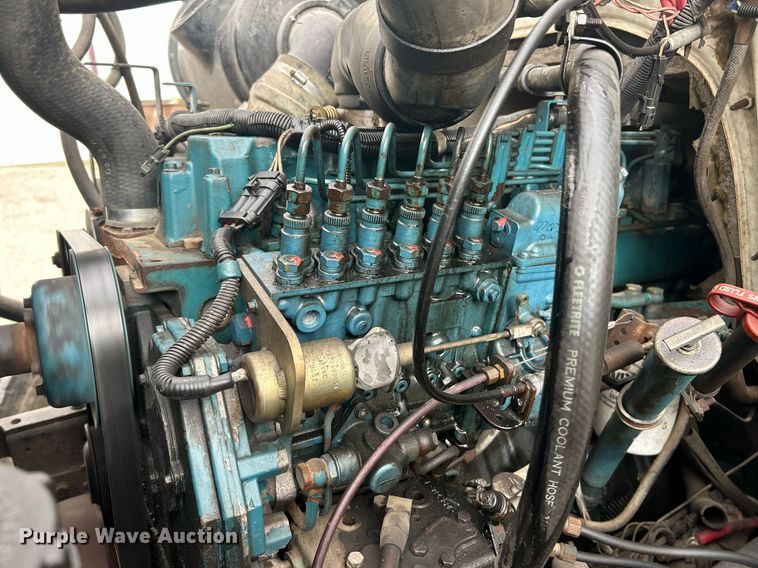 image for item EK2769 1994 International 4900 digger derrick truck