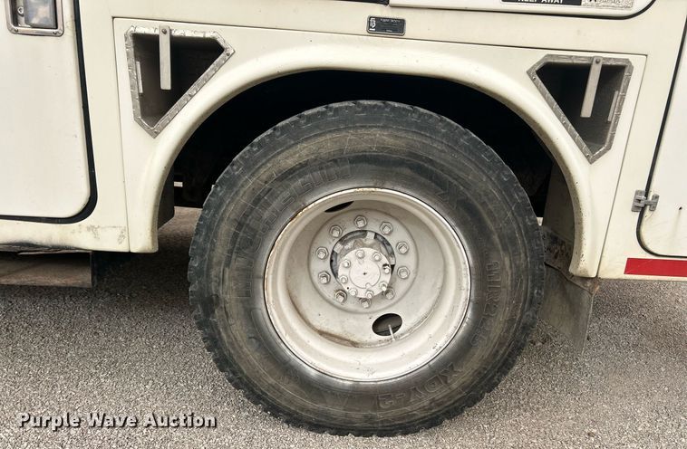 image for item EK2769 1994 International 4900 digger derrick truck