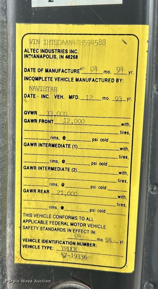 image for item EK2769 1994 International 4900 digger derrick truck