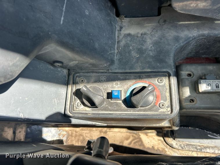 image for item EK2772 2008 Takeuchi TL240 tracked skid steer loader