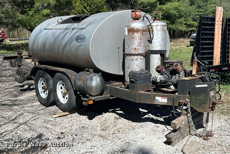 image for item EK2773 1999 Etnyre Maintenance Unit oil distributor trailer