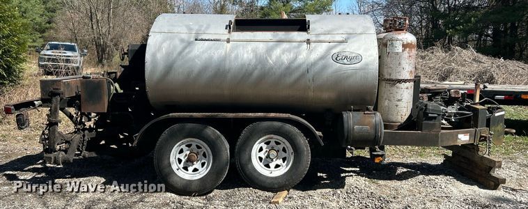 image for item EK2773 1999 Etnyre Maintenance Unit oil distributor trailer