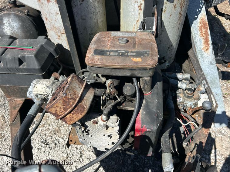 image for item EK2773 1999 Etnyre Maintenance Unit oil distributor trailer