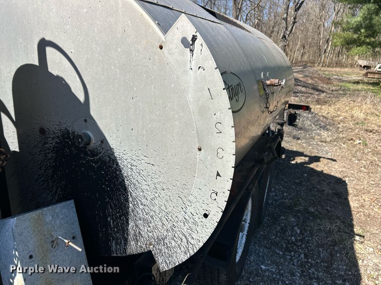 image for item EK2773 1999 Etnyre Maintenance Unit oil distributor trailer