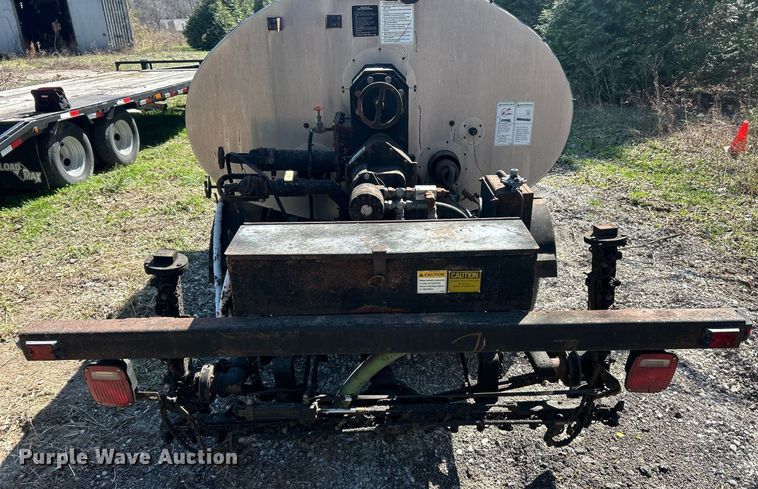 image for item EK2773 1999 Etnyre Maintenance Unit oil distributor trailer