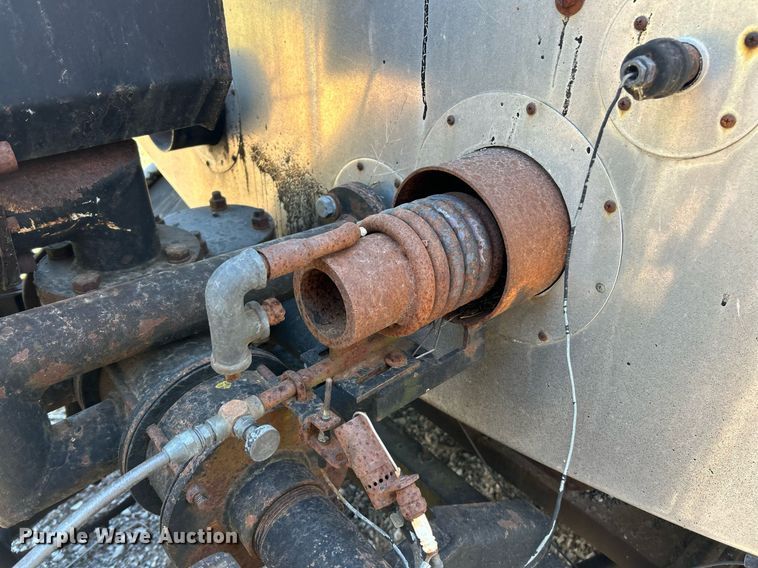 image for item EK2773 1999 Etnyre Maintenance Unit oil distributor trailer