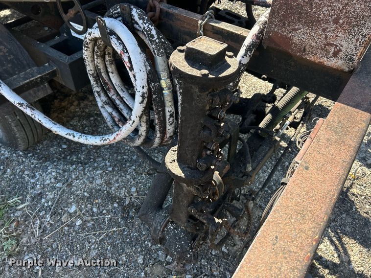 image for item EK2773 1999 Etnyre Maintenance Unit oil distributor trailer