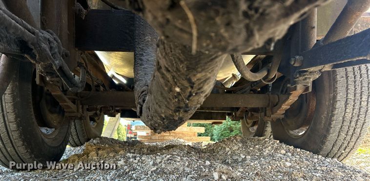 image for item EK2773 1999 Etnyre Maintenance Unit oil distributor trailer