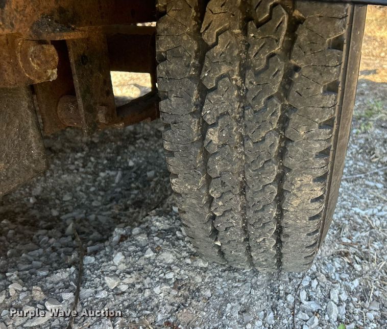 image for item EK2773 1999 Etnyre Maintenance Unit oil distributor trailer