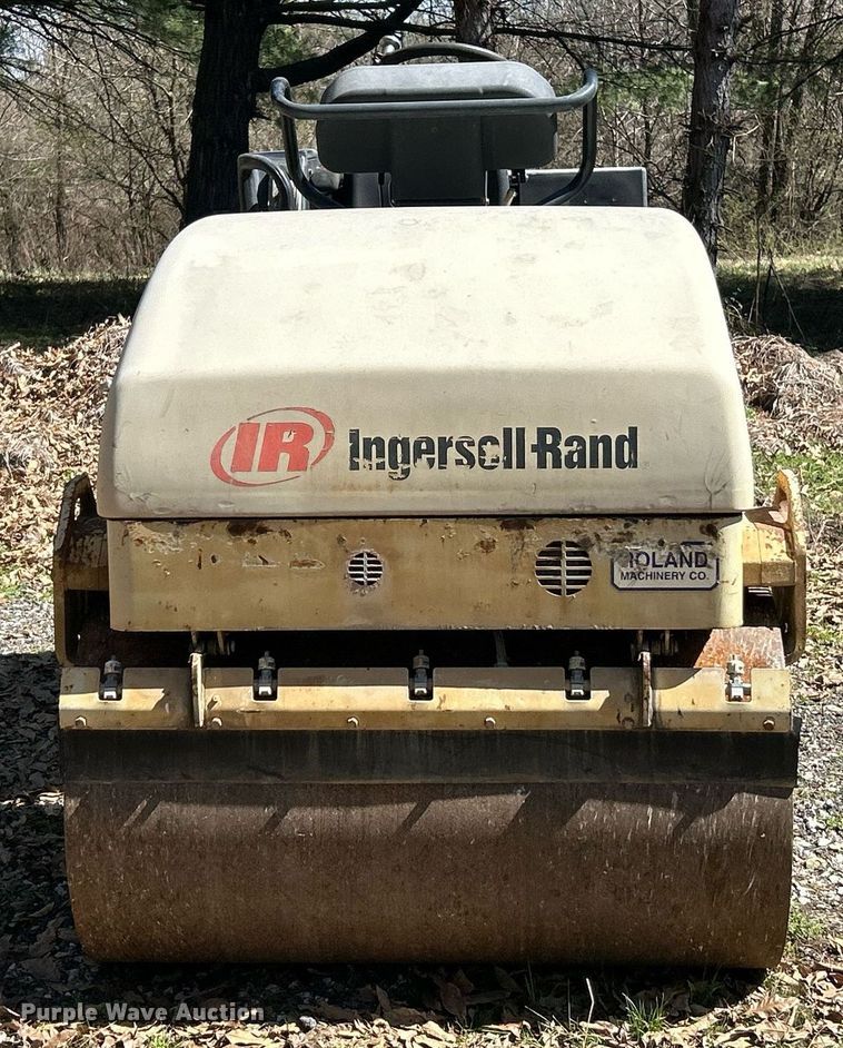 image for item EK2776 2001 Ingersoll Rand DD34HF double drum vibratory roller