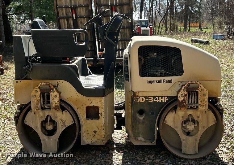 image for item EK2776 2001 Ingersoll Rand DD34HF double drum vibratory roller