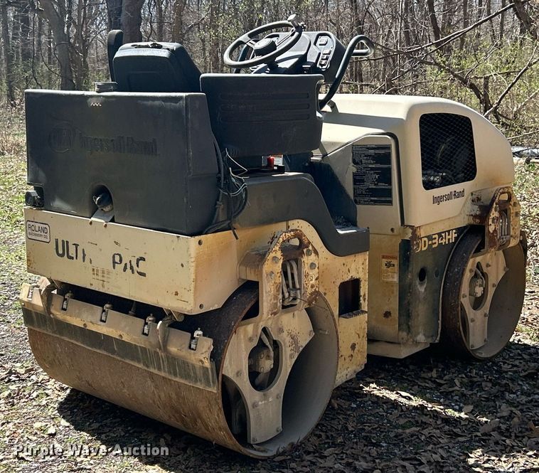 image for item EK2776 2001 Ingersoll Rand DD34HF double drum vibratory roller