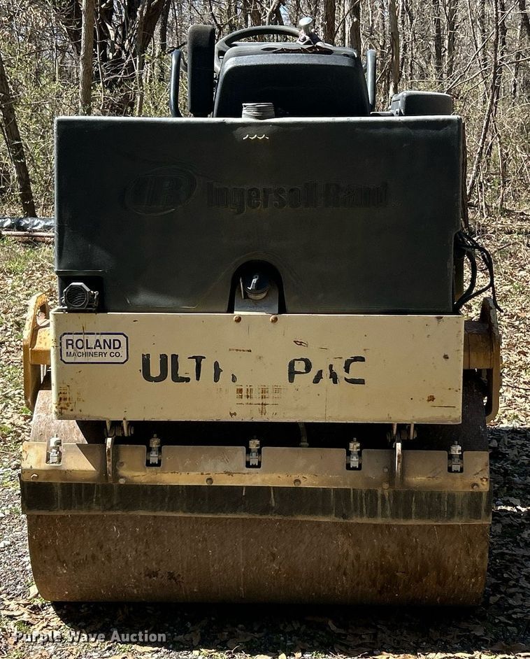 image for item EK2776 2001 Ingersoll Rand DD34HF double drum vibratory roller