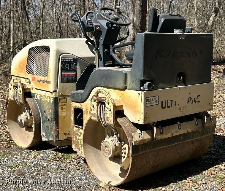image for item EK2776 2001 Ingersoll Rand DD34HF double drum vibratory roller