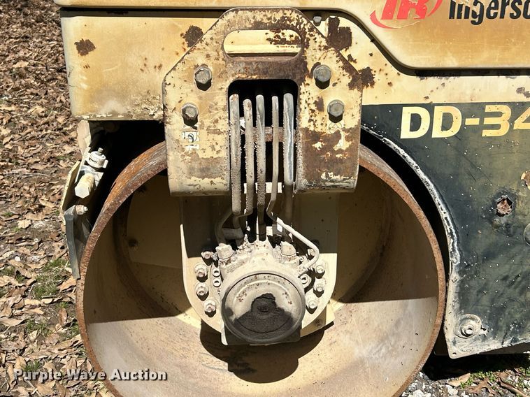 image for item EK2776 2001 Ingersoll Rand DD34HF double drum vibratory roller