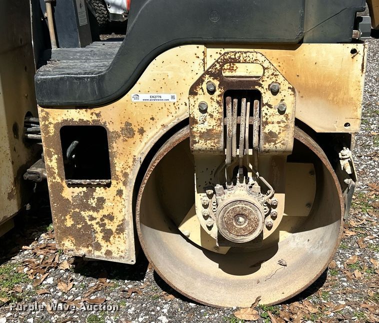 image for item EK2776 2001 Ingersoll Rand DD34HF double drum vibratory roller