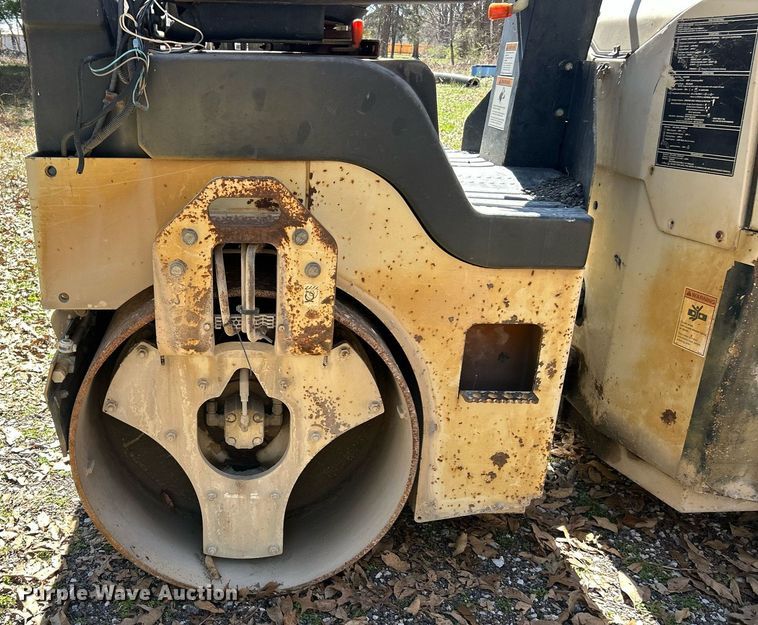 image for item EK2776 2001 Ingersoll Rand DD34HF double drum vibratory roller