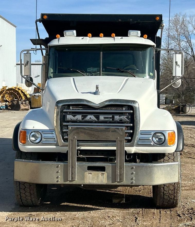 image for item EK2789 2006 Mack Granite dump truck