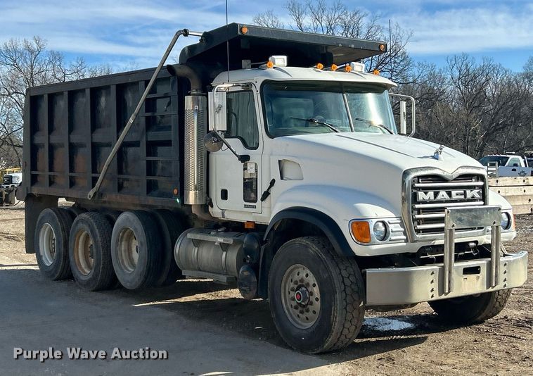 image for item EK2789 2006 Mack Granite dump truck