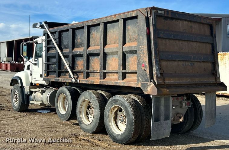 image for item EK2789 2006 Mack Granite dump truck