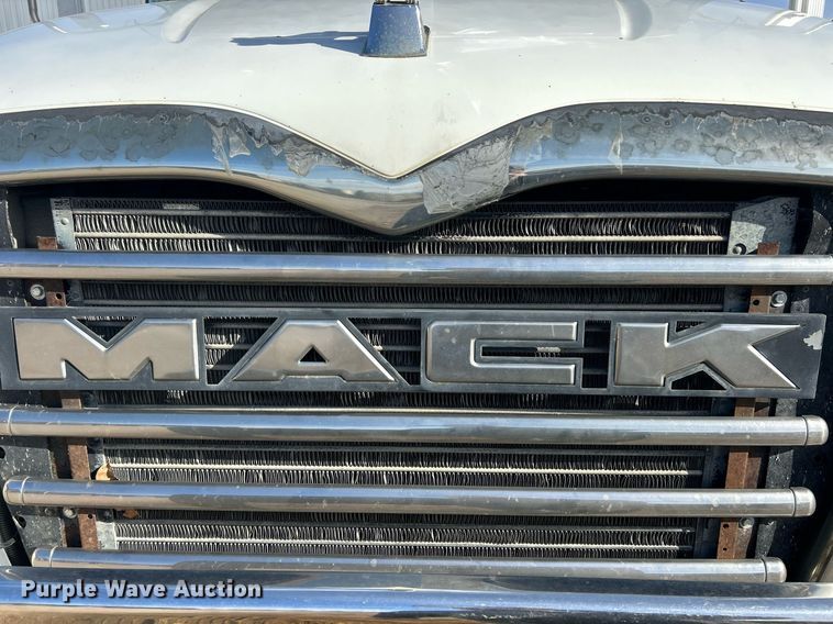 image for item EK2789 2006 Mack Granite dump truck