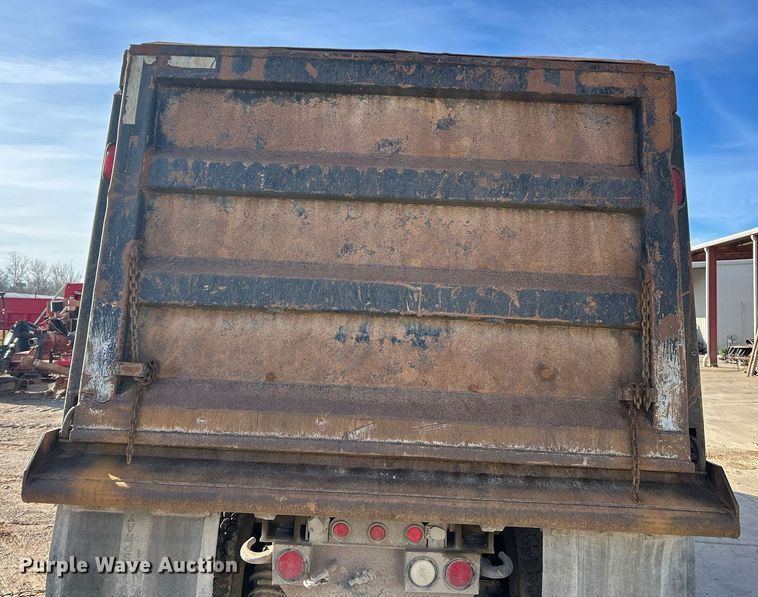 image for item EK2789 2006 Mack Granite dump truck