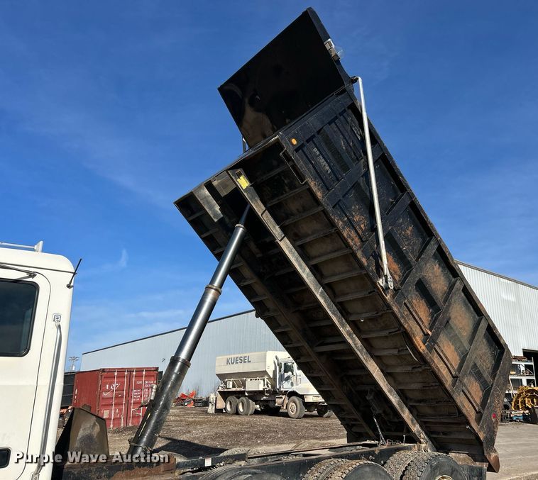 image for item EK2789 2006 Mack Granite dump truck