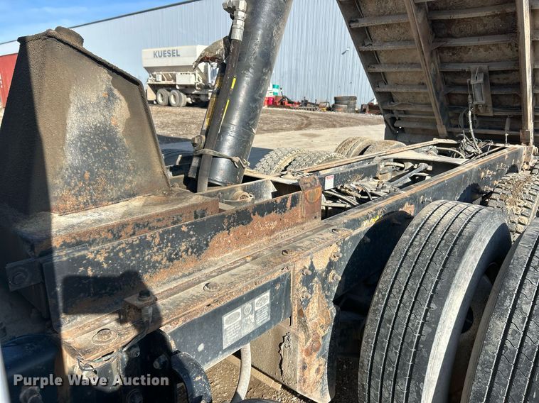 image for item EK2789 2006 Mack Granite dump truck