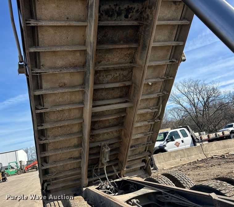 image for item EK2789 2006 Mack Granite dump truck