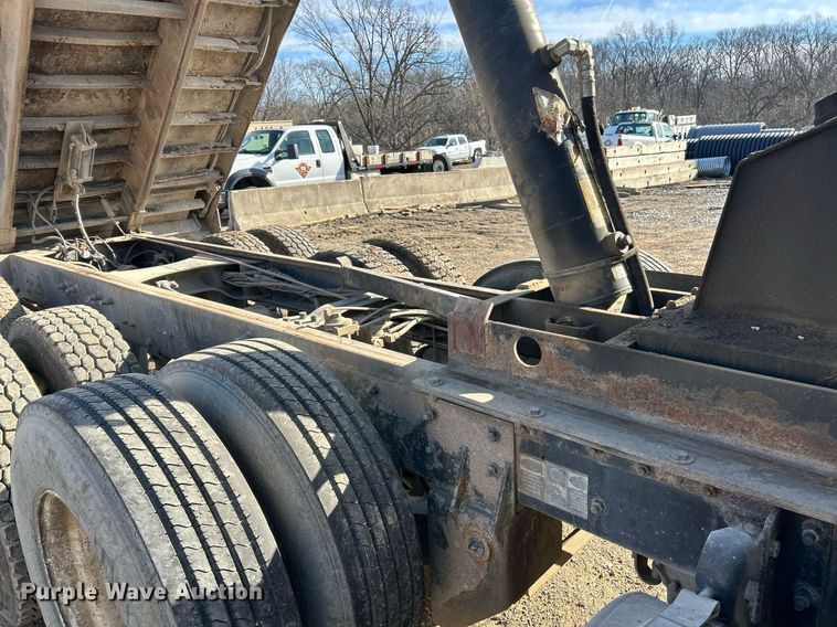 image for item EK2789 2006 Mack Granite dump truck