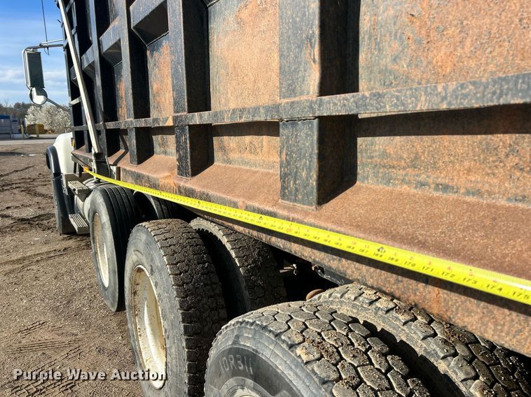 image for item EK2789 2006 Mack Granite dump truck