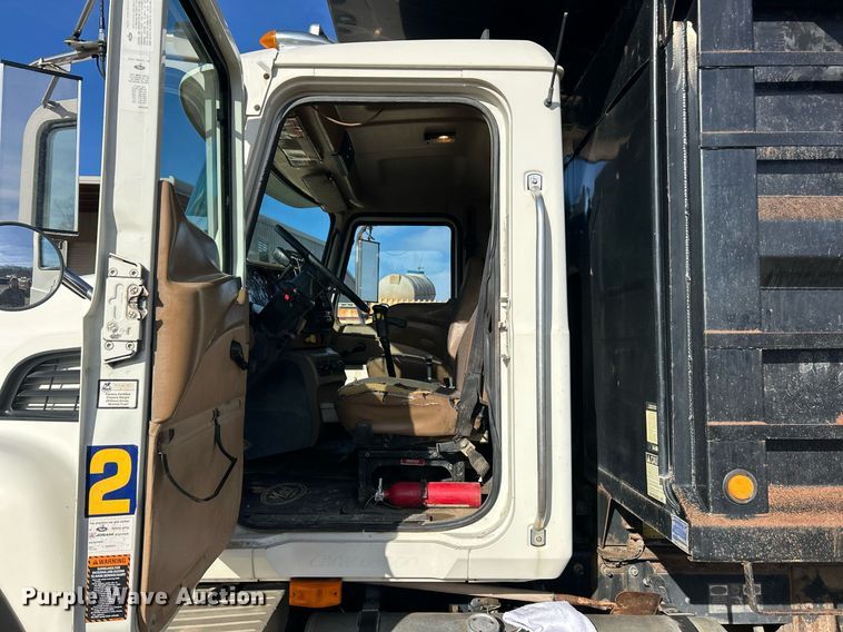 image for item EK2789 2006 Mack Granite dump truck