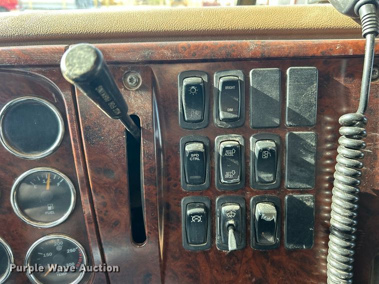 image for item EK2789 2006 Mack Granite dump truck