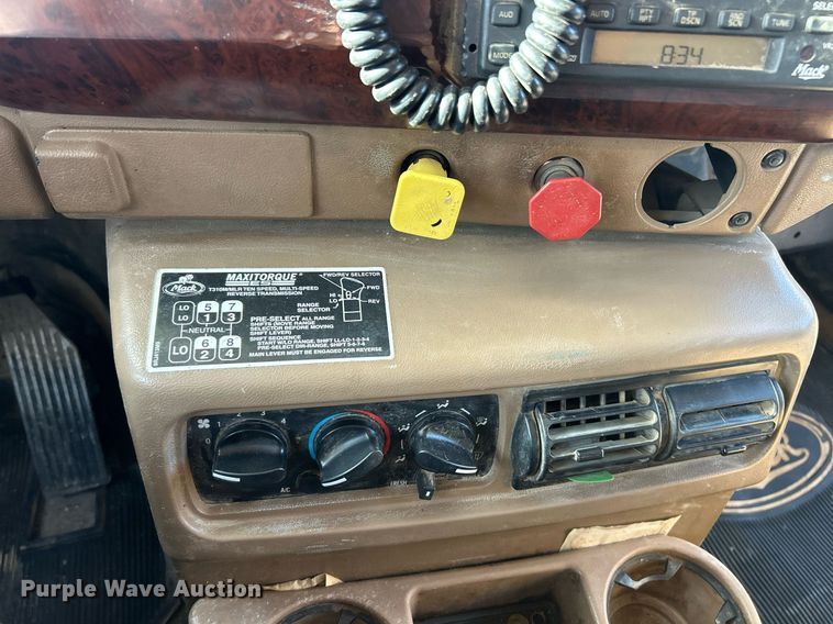 image for item EK2789 2006 Mack Granite dump truck